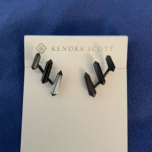 Kendra Scott Billie Ear Climber in gunmetal